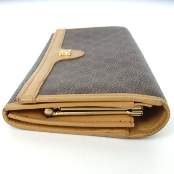 Authentic CELINE Macadam Wallets leather Women [Used] - Picture 4 of 15